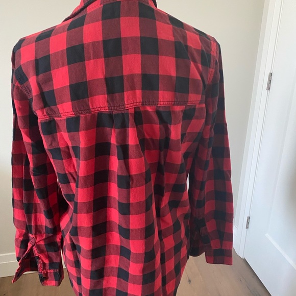H&M plaid shirt. Great condition. Size 6 - Picture 2 of 2